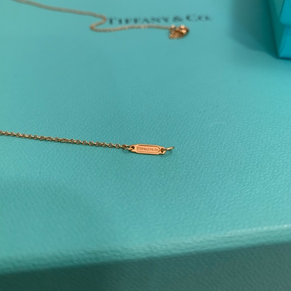 ✨SOLD✨ Tiffany & Co. 18K Gold Infinity Pendant - Picture 6 of 6